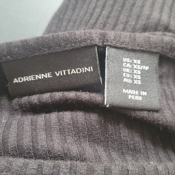 Adrienne Vittadini XS black ribbed short sleeve scoop neck knit top - Picture 3 of 3